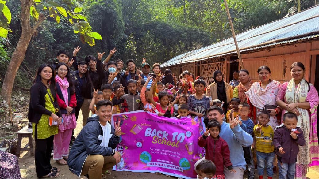 Hope in Hands volunteers